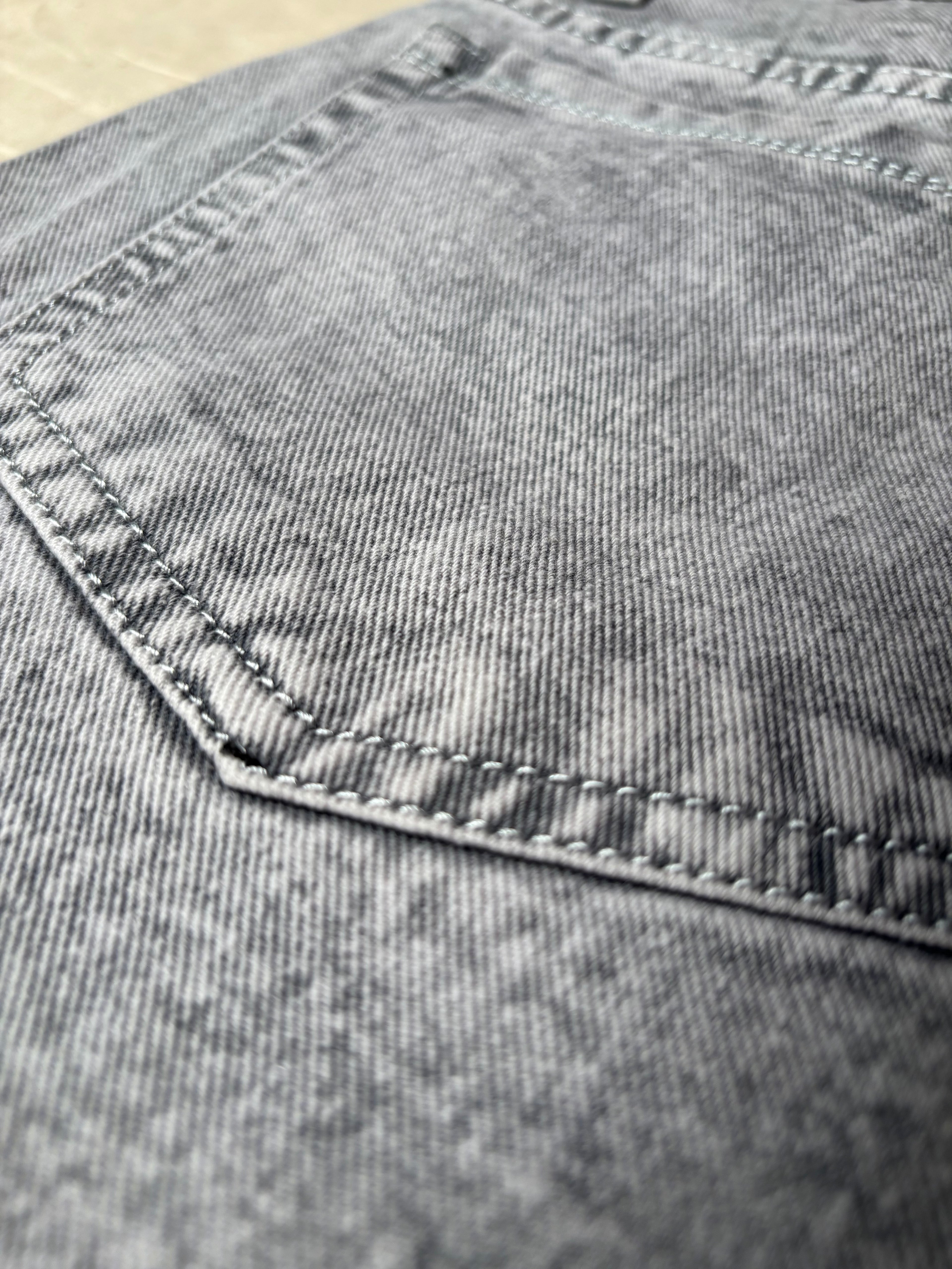 Larvexis Grey Washed Denim Jeans – Relaxed Fit